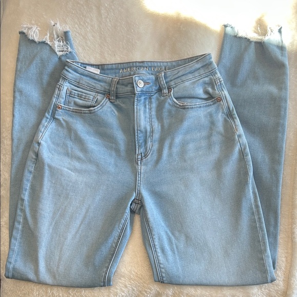 American Eagle Outfitters Denim - American Eagle Outfitters Soft Knit Mom Jeans |Light Wash | Size 2 XL